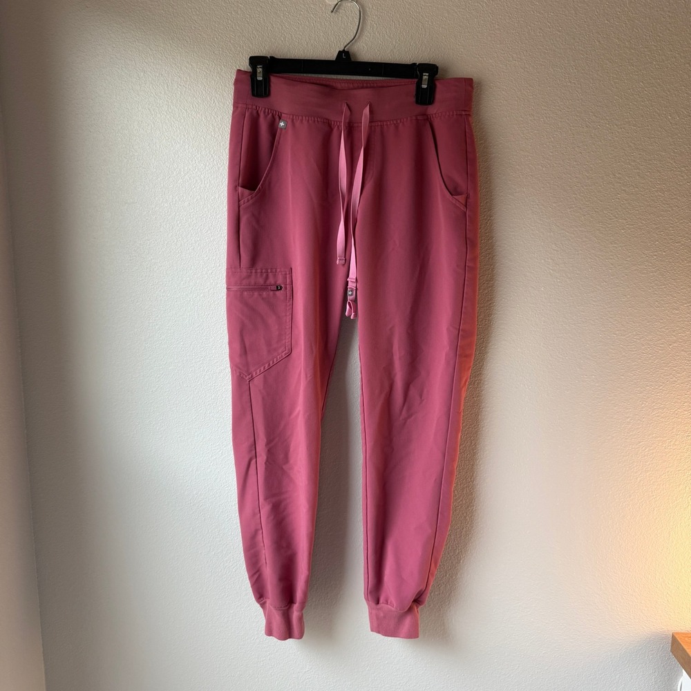 FIGS Zamora Jogger Size Small in Pink